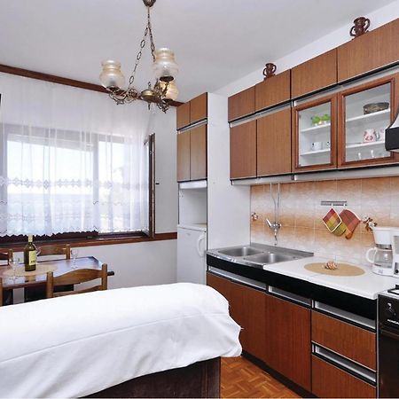 2 Bedroom Lovely Apartment In סטאריגרד-פקלניצה מראה חיצוני תמונה